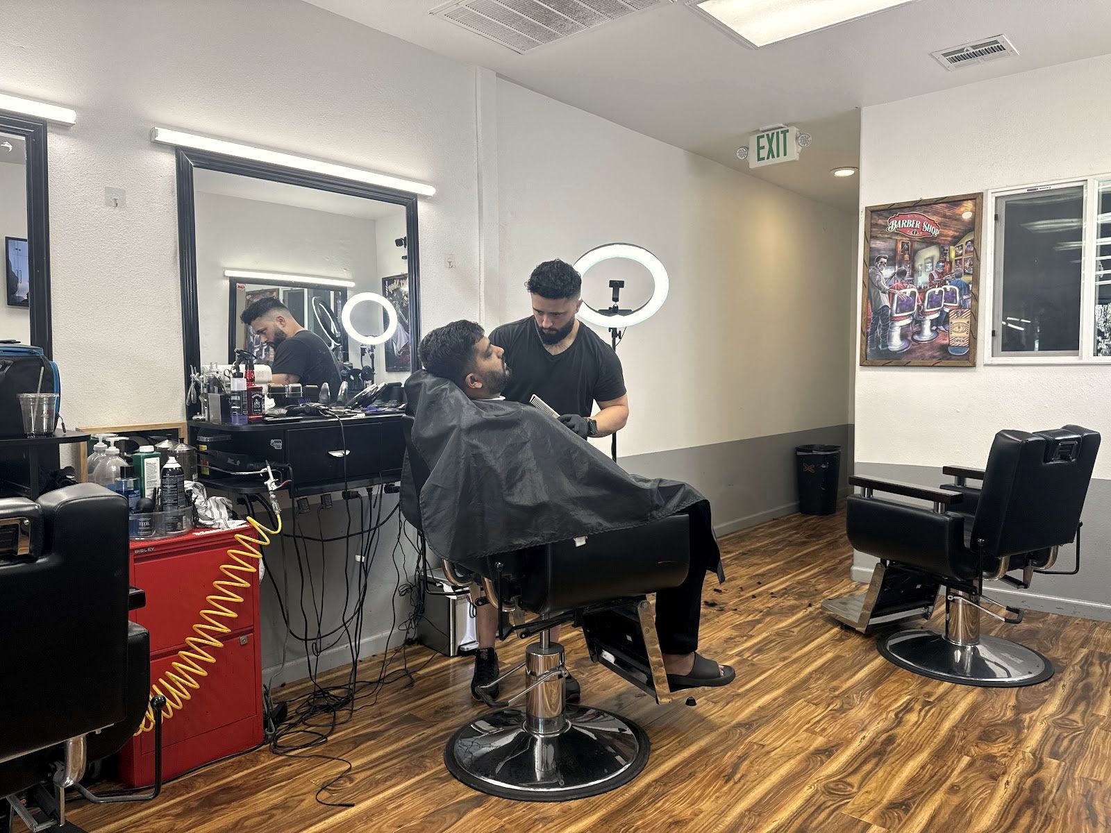 Inside IMPERIO Barber King